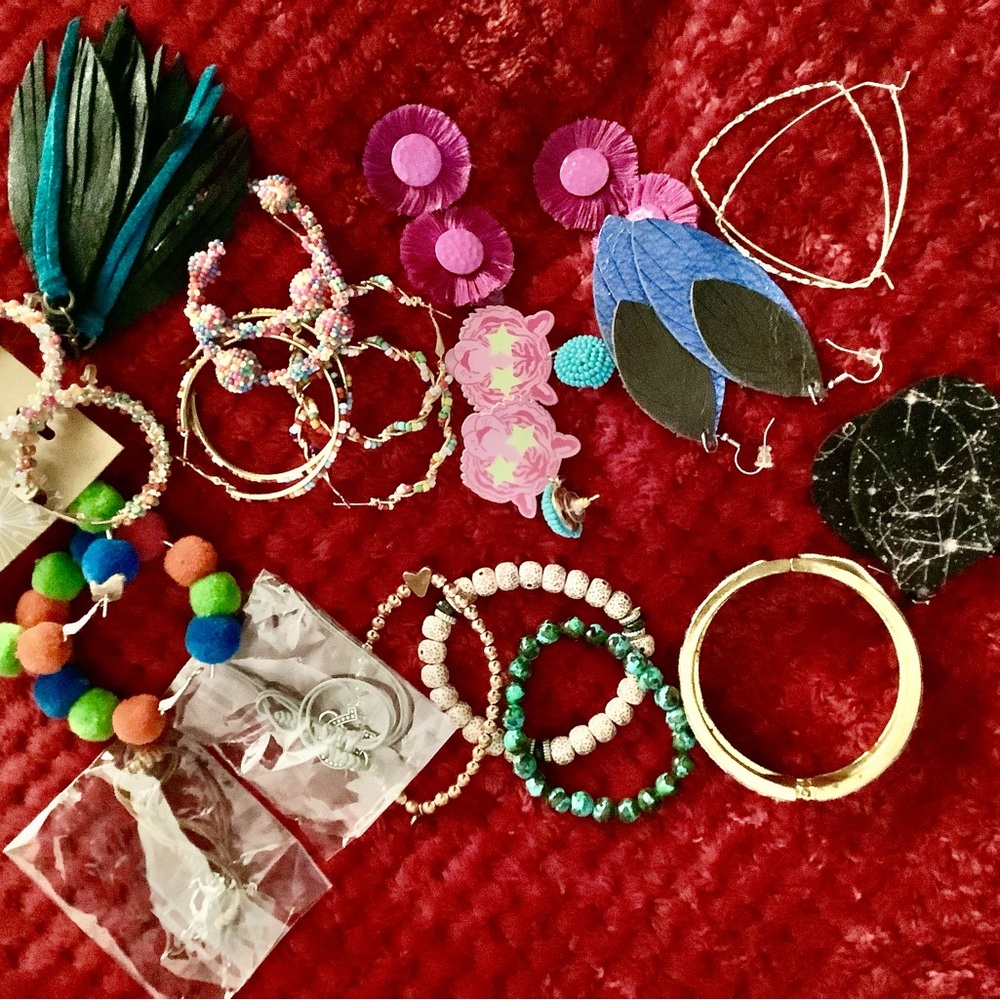 Colorful Women's Accessory Set :: earrings and bracelets